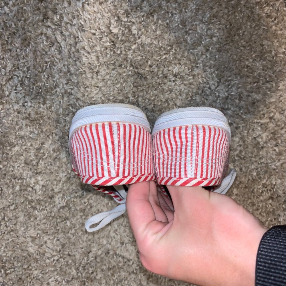 Red and White Striped Lace-Up Shoes Women’s Size 8 - Picture 4 of 6